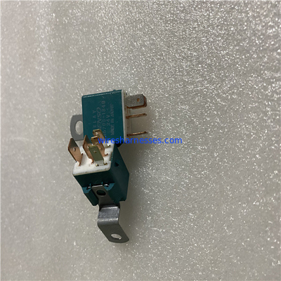156700-1840 Isuzu Denso Air Conditioning Relay pour des machines de construction