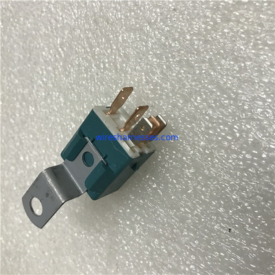 156700-1840 Isuzu Denso Air Conditioning Relay pour des machines de construction